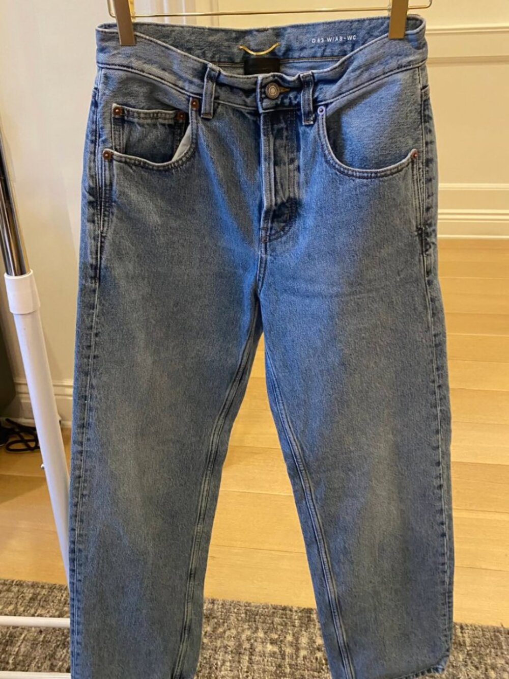 Saint Laurent YSL Blue Mid rise vintage wash blue straight leg Jean 25 D63